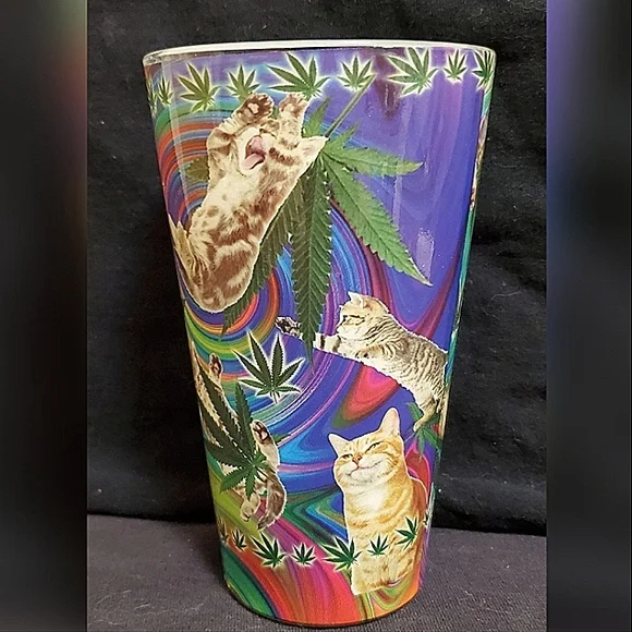 Cats and WEEEd Pint Glass NEW - Picture 5 of 9